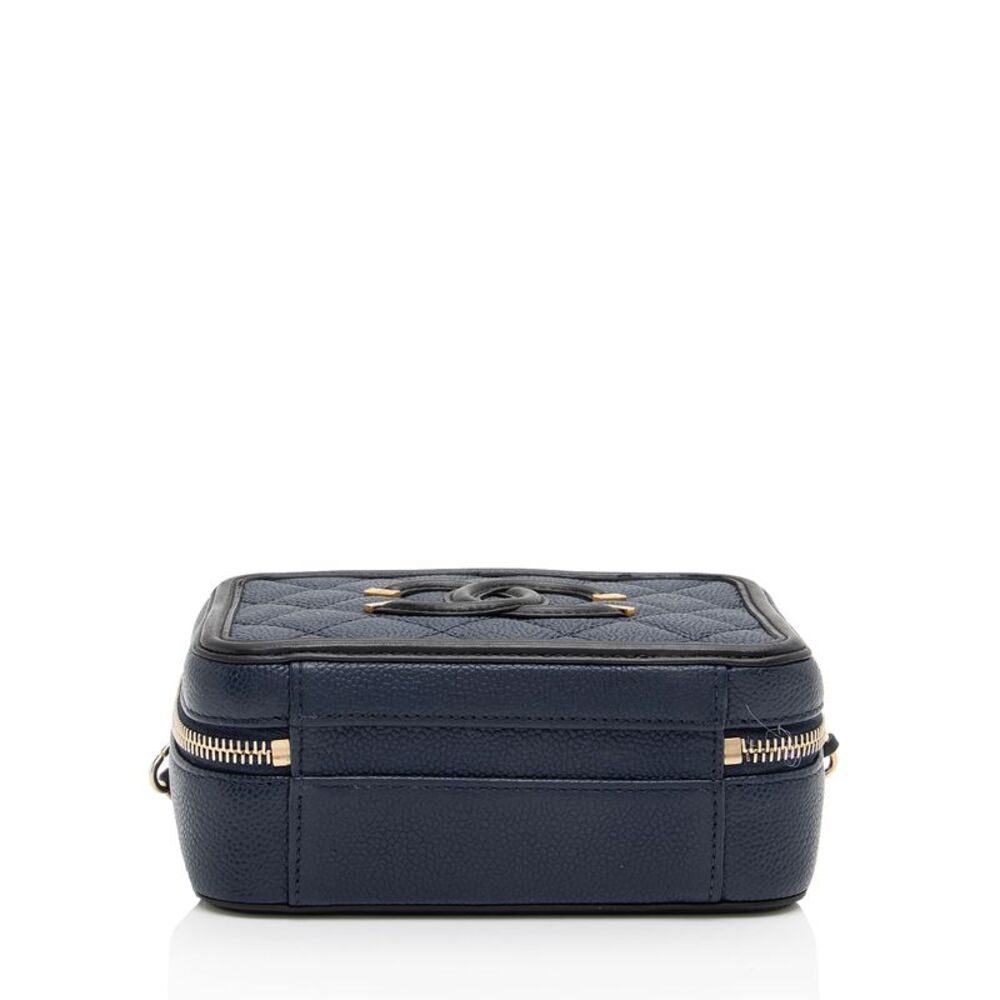 Chanel Caviar Leather CC Filigree Small Vanity Case - Picture 4 of 13